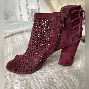 Gianni Bini 6 1/2 Open Toe Suede Burgandy ankle boots